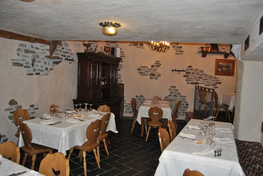 Casa Vacanza La Rocca К'єза-ін-Вальмаленко Екстер'єр фото