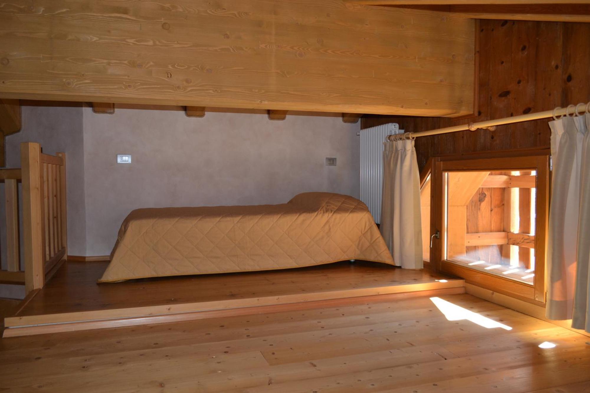 Casa Vacanza La Rocca К'єза-ін-Вальмаленко Екстер'єр фото