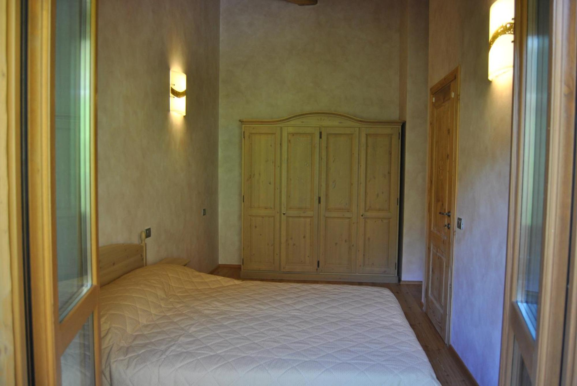 Casa Vacanza La Rocca К'єза-ін-Вальмаленко Екстер'єр фото