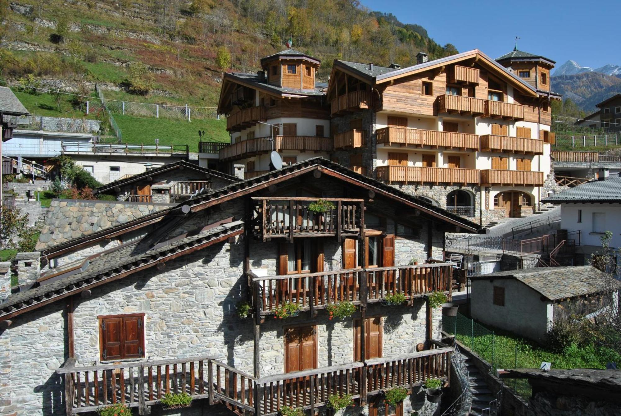 Casa Vacanza La Rocca К'єза-ін-Вальмаленко Екстер'єр фото