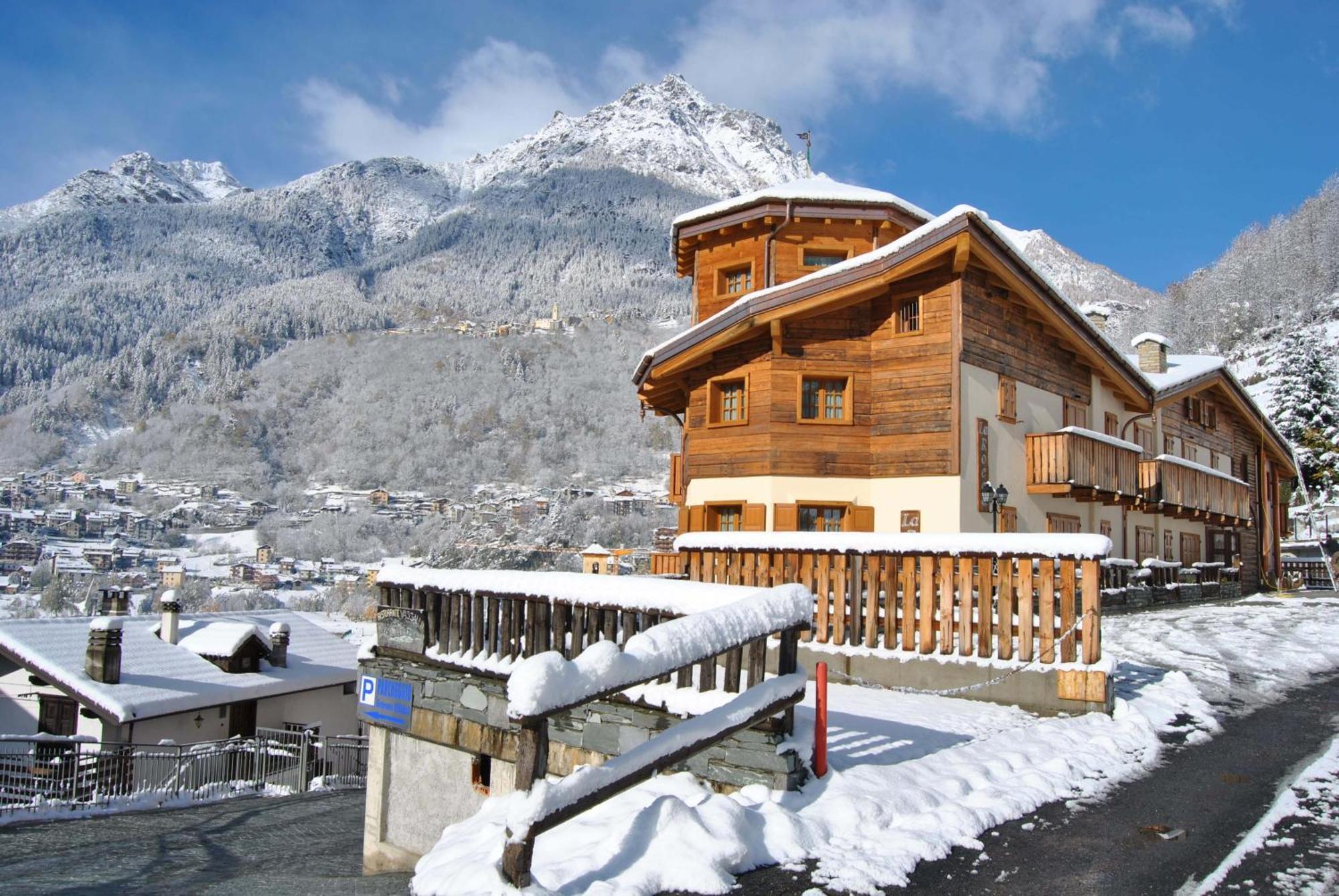 Casa Vacanza La Rocca К'єза-ін-Вальмаленко Екстер'єр фото