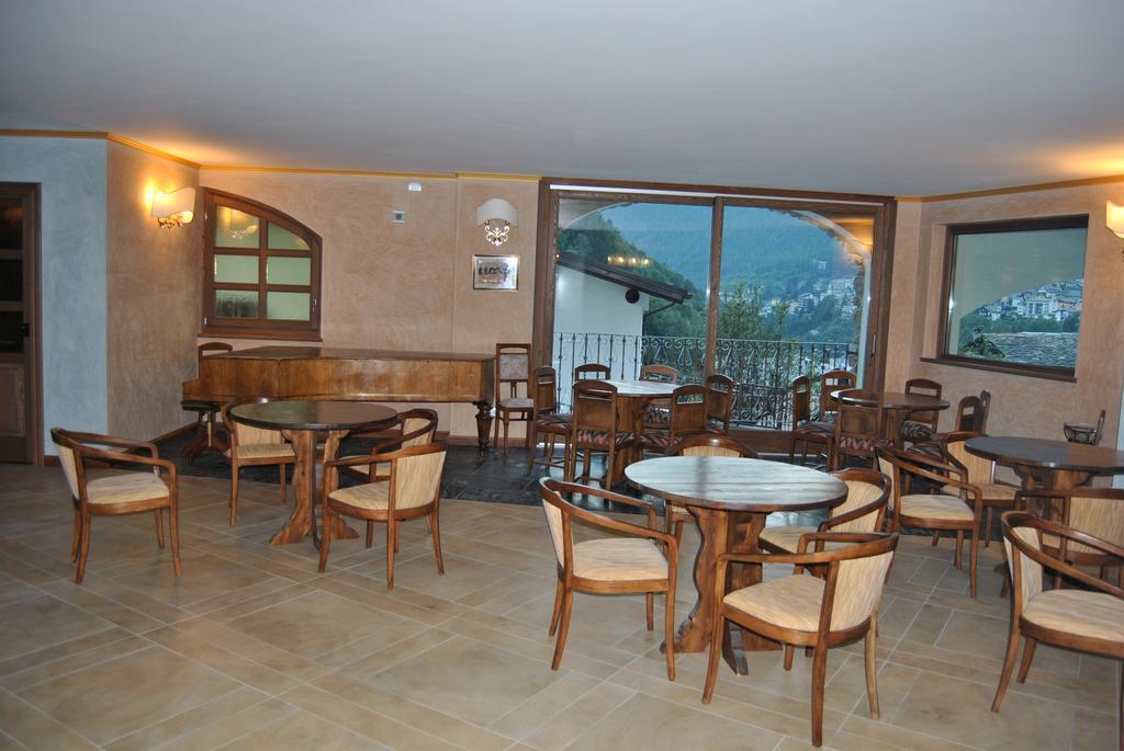 Casa Vacanza La Rocca К'єза-ін-Вальмаленко Екстер'єр фото