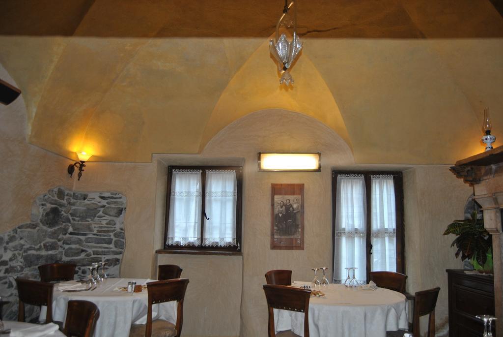 Casa Vacanza La Rocca К'єза-ін-Вальмаленко Екстер'єр фото